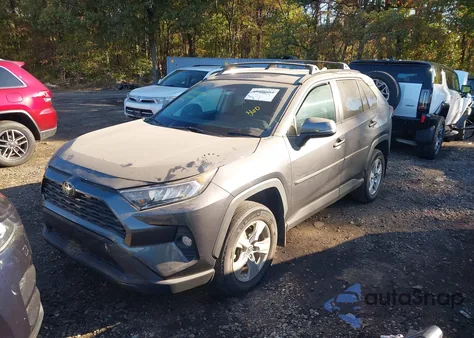 2021 Toyota Rav4 Xle z USA, uszkodzony, nr VIN 2T3P1RFV2MC167627
